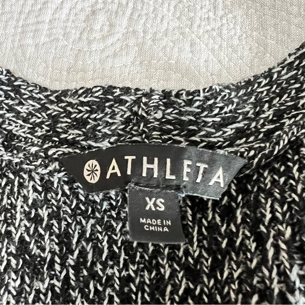 Athleta Switchback V Neck Merino Wool Sweater Xs … - image 3